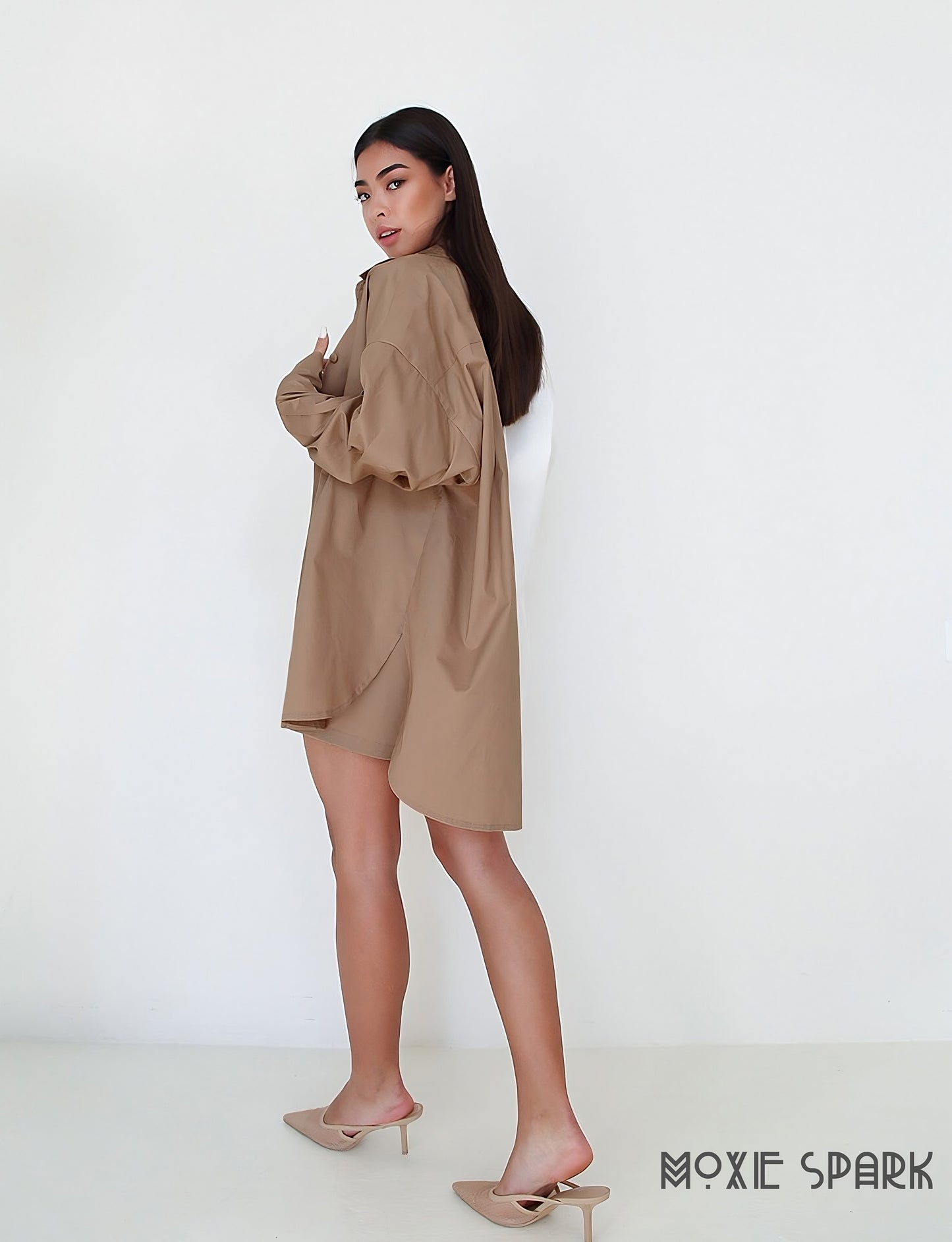 Elevate Your Casual Look with our New Women's Contrast Color Long Sleeve Shirt Shorts Two-Piece Suit